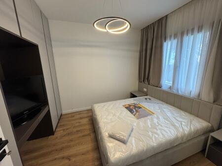 Super Apartament 2+1 me qera te Komuna e Parisit/Kristal Center