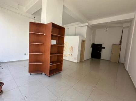 Affitto, Spazio Commerciale, Yzberisht – Viale Migjeni