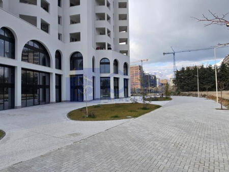 Spazio commerciale in affitto ad Astir