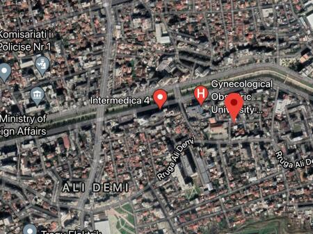 Negozio in vendita in Via Bardhyl (lungo la strada) a Tirana (ID 4171496)