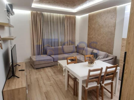 Një apartament 1+1 jepet me qera në Ali Dem.