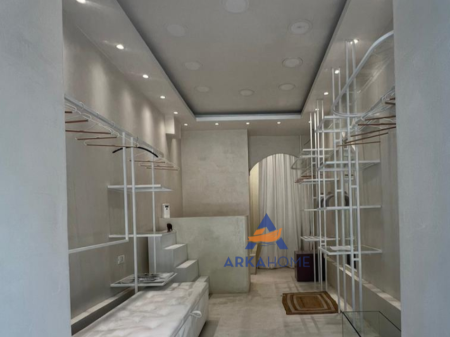NEGOZIO IN AFFITTO 28 M2, VIA MUHAMED GJOLLESHA