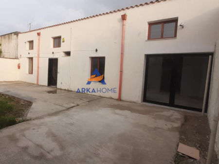 AFFITTASI MAGAZZINO 350M2 IN KOMBINAT