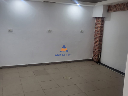 NEGOZIO IN AFFITTO 85M2 "KOMUNA E PARISIT".