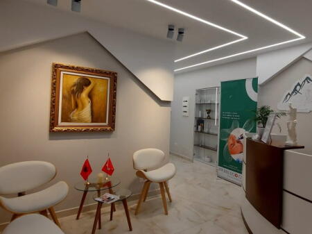 Klinike Dermatologjike me qera tek Rruga Fortuzi (ID BZ2643) Tirane.