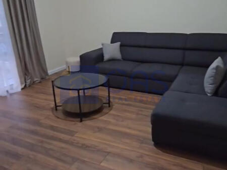 Jepet hyrje me qera shtepi private 2+1 te Kodra e Priftit