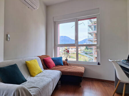 Jepet me qera apartament 2+1+2 ne Ali Demi