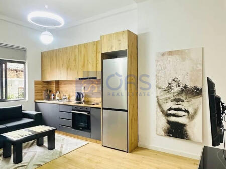 Jepet me qera Apartament 1+1 ne Qender
