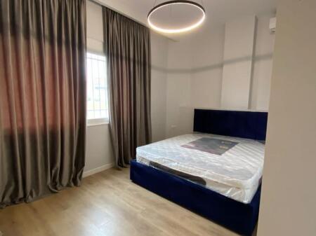 1+1,i mobiluar,te 21 dhjetori,550 euro