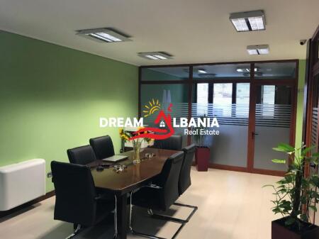 Apartament 3+1 ne shitje ne Bllok ne rrugen Nikolla Tupe ne Tirane (ID 4131308)