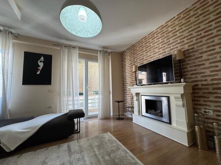 QIRA APARTAMENT 2+1,BLLOKU AMBASADAVE