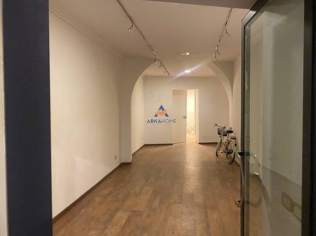 NEGOZIO IN AFFITTO 30M2 "KOMUNA E PARISIT" 40000 LEKE.