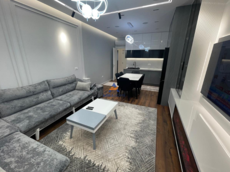 AFFITTASI APPARTAMENTO 2+1+2 BALCONI "AL COMPLESSO ARLIS, FARMACIA 10" 850 EURO (INSIEME AL POSTO AUTO 900 EURO).