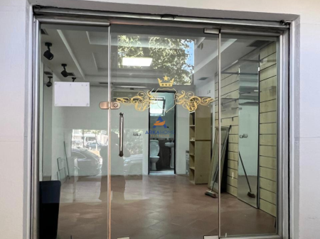 NEGOZIO IN AFFITTO 25M2 "A BRRYLI, VIALONE BAJRAM CURRI" 45000 LEKE