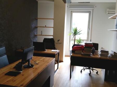 UFFICIO IN AFFITTO 131 M2 LIQENI 1800 EURO