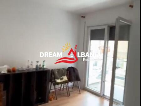 Locale ufficio in affitto a Myslym Shyr, vicino alla Corte Suprema a Tirana (ID 42611336))