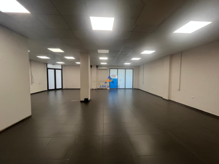 LOCALE IN AFFITTO 200 M2 PRESSO "GIARDINO ZOOLOGICO" 2000 EURO