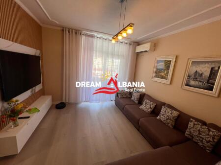 Apartment 2+1+2 bathrooms for sale in the Center of Tirana near "Internacional" Hotel(ID 41212009)