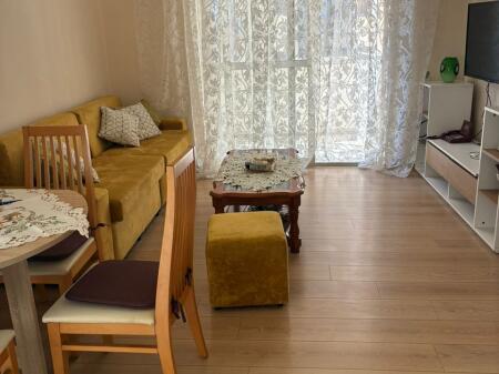 Apartament 2+1 me qera tek Pazari i Ri (60,000 Leke