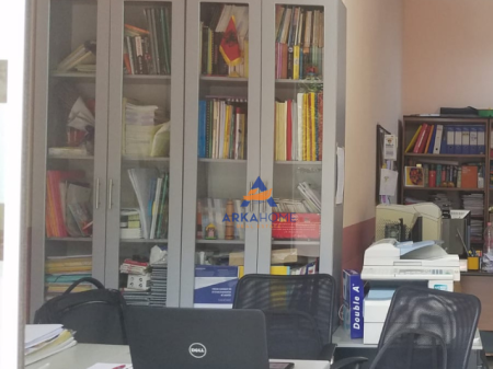 LOCALE IN AFFITTO 32M2 "KOMUNA PARISIT" 400 EURO