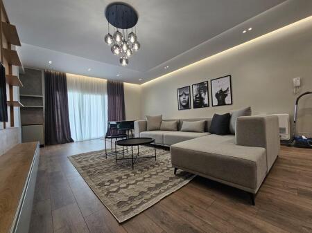 Jepet me qera Super apart 3+1+2 te Xhamia e Kopshtit Botanik