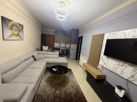 JEPET ME QERA APARTAMENT 2+1+ANEKS+BALLKON " UNAZA E RE " 600 EURO.