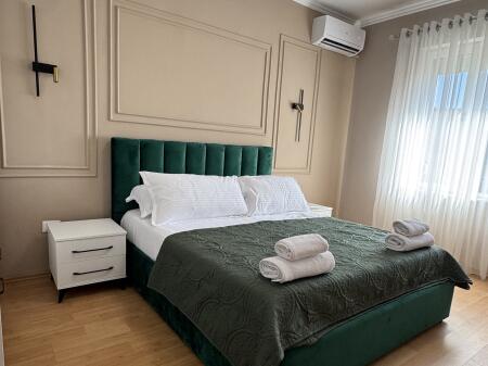 JEPET ME QERA APARTAMENT LUKSOZ 2+1 TEK KAFE FLORA (1000 euro)