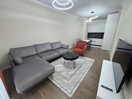 Super Apartament 2+1+parkim me qera prane TEG (900 Euro)