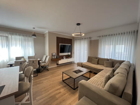  SUPER Apartament 2+1 Me Parking  Per QERA  Sauk  Rruga "Sefer Tujani" 