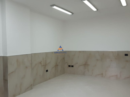 AFFITTASI AMBIENTE 35M2 IN VIA BOGDANEVE 400 EURO