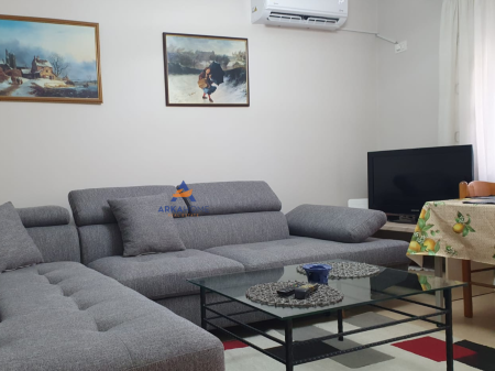JEPET APARTAMENT ME QERA 2+1 "HOTEL COLOSSU, RRUGA E DURRSIT" 600 EURO.