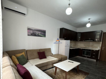 JEPET ME QERA APARTAMENT 2+1+BALLKON "UNAZA E RE,KOMPLEKSI ARLIS" 540 EURO.