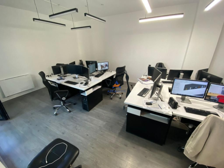 AFFITTASI UFFICIO 133M2 "SQUARE21" 950 EURO NETTI.