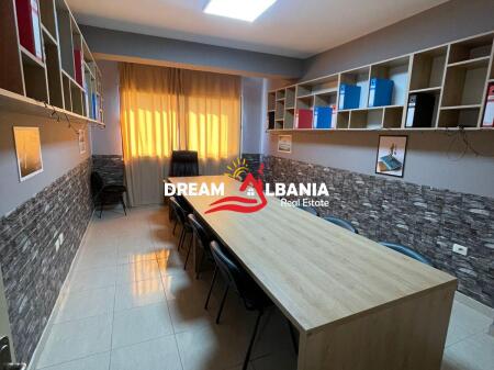 Ambiente 1+1 in affitto, per ufficio, Astir(42611076)
