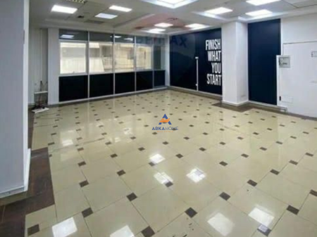 AFFITTASI UFFICIO 1+1+BALCONE "GARDENJA, VICINO A MYSLYM SHYRI" 800 EURO.