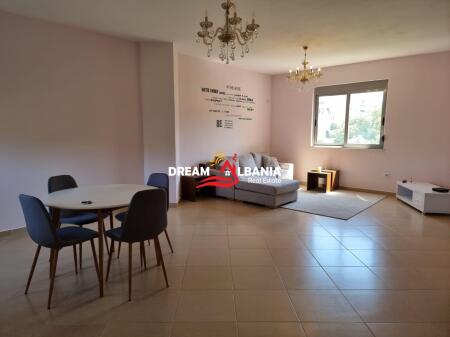 Jepet me qera super apartament 3+1 prane liqenit te thate! (ID 4231275)