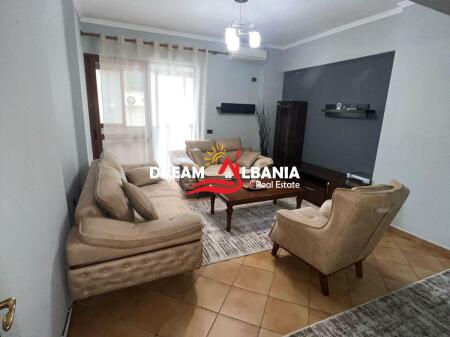 Apartament me qera 3+1+2 ne zonen e Komunes se Parisit, prane Kika 1, Tirane (ID 4231401)