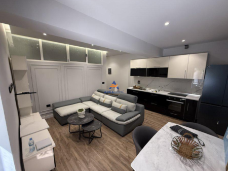 JEPET ME QERA APARTAMENT 2+1+BALLKON "TE LIQENI I THATE" 650 EURO