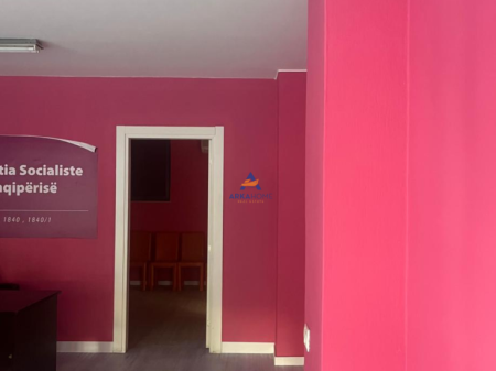 SI AFFITTANO LOCALI DI 70M2 IN "VASIL SHANTO" 750 EURO