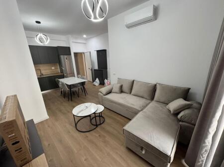Jepet me qera Apartament 1+1  Adresa : Ali Demi Kompleksi Kaimi  I mobiluar  Kati 4  Cmimi 400€ ne muaj