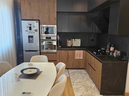 Super Apartament 2+1 me qera ne Astir, prane Boheme Bar (65,000 Leke)