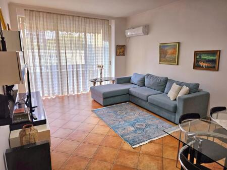 Rruga Elbasanit, RTSH Jepet me Qera Apartament 2+1