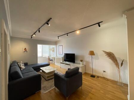 Ofrohet apartament 2+1 me qira.