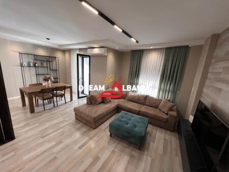 Appartamento 2+1 in affitto a 21 Dhjetori vicino a Mondial a Tirana(ID 42215374)