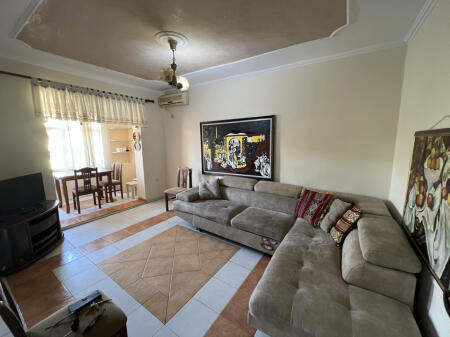  QERA Apartament 1+1  Medreseja  Rruga e "Dibres" 