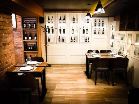 Restaurant for rent at Durres Street/2100 euros