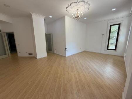 ZYRE ME QERA 80M2 QENDER 1.400 EURO