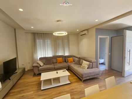 Villa su 3 piani in affitto vicino a TEG (ID BV22492) Tirana
