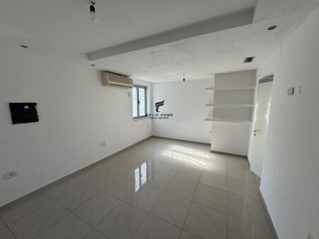 UFFICIO IN AFFITTO 100 M2 MINE PEZA 800 EURO