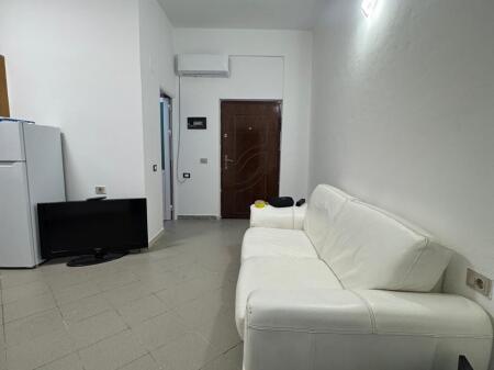 Apartment 1+1 for rent, private veranda, near the school ”Lef Sallata”, Vlora